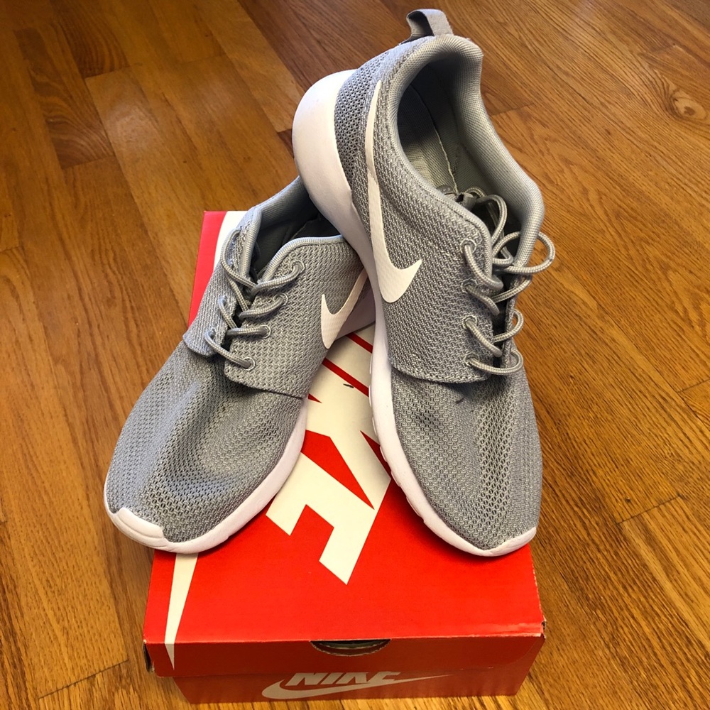 Nike Roshe Grey - Size 8
